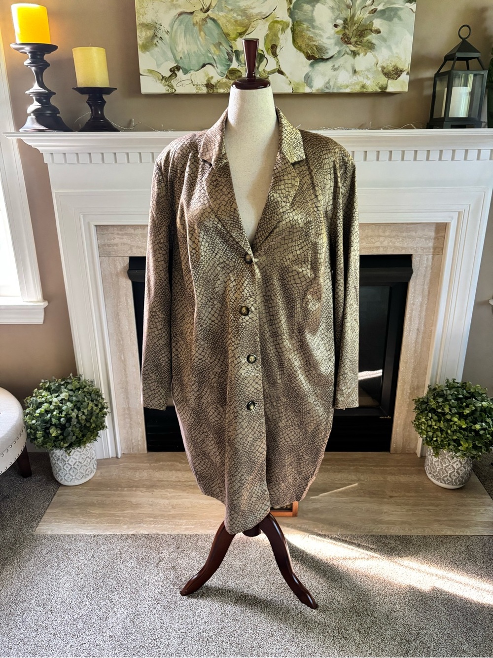 *NEW* Avenue - Women’s Long Gold SnakeSkin Pattern Button Jacket - Size -XL